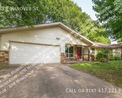 3 Bedroom 2BA 1408 ft Pet-Friendly Single-family home For Rent in Springfield, MO