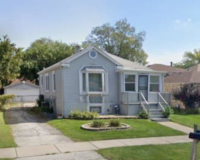 3 Bedroom 1BA 1600 ft Single Family Home For Sale in OAK LAWN, IL