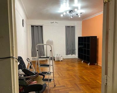 Available on: now. Furnished. Pet friendly. Parking available * Internet included * LGBTQ+ friendly * Cat friendly * Dog friendly * Children friendly * Students welcome * 40+ years welcome. Tired of paying premium prices for a cozy shoebox? If you actually need space to live your life, this room s got you covered. What You re Getting A massive pre-war room that laughs in the face of every tiny ...