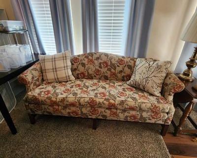Home Essentials Estate Sale: Furniture, D cor, Clothing & Organization Finds
