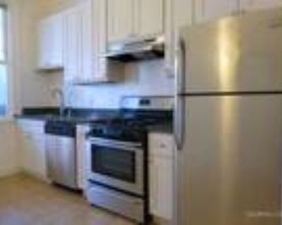 Quiet Bright Remodeled Top Floor Russian Hill 2bd! Patio!
