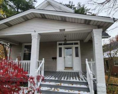 2 Bedroom 1.5BA 1400 ft Pet-Friendly Apartment For Rent in Rossmoyne, OH