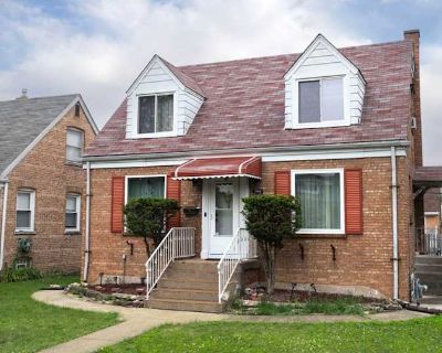 Private room with shared bathroom in a House, Elmwood Park, IL 60707