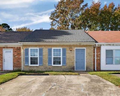 2 Bedroom 1BA 1029 ft Townhouse For Sale in VIRGINIA BEACH, VA