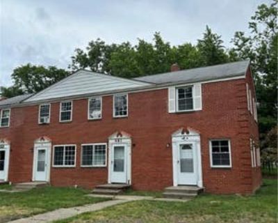 2 Bedroom 1BA 704 ft Condominium For Sale in EUCLID, OH