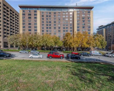 2 Bedroom 2BA 1000 ft Condo For Sale in Kansas City, MO