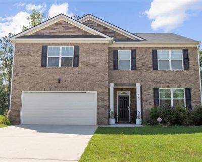 4 Bedroom 2BA 2934 ft Single Family House For Sale in McDonough, GA