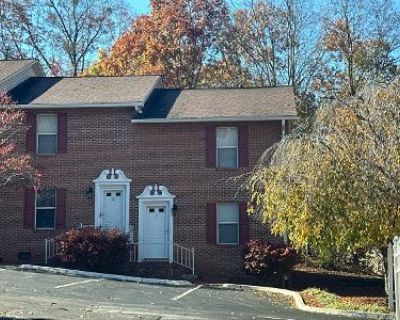 1.5 Bath Preforeclosure Property in Johnson City, TN 37601 - E Mountain View Rd