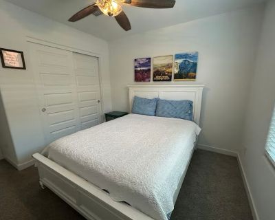 Total rooms: 2. Deposit: $200.00 * Utilities included?: Yes * Fees apply?: No. References are not required. No preference. Non-smoking. Not for couples. Age preference: 30 - 55. Furnishings: Furnished * Parking: Yes * Garage: No * Yard/patio: Yes * Balcony/roof terrace: No * Disabled access: No * Living room: shared * Broadband included: Yes. Availability Available 18 Nov 2025 Minimum term 1 mo...