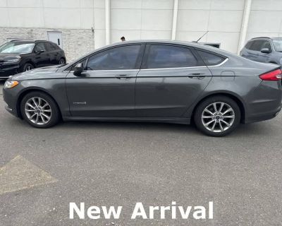 Used 2017 Ford Fusion Hybrid SE