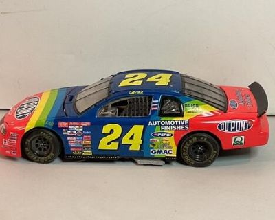 NASCAR Jeff Gordon #24 1998 Dupont Chevy Monte Carlo 1/64 Action Diecast