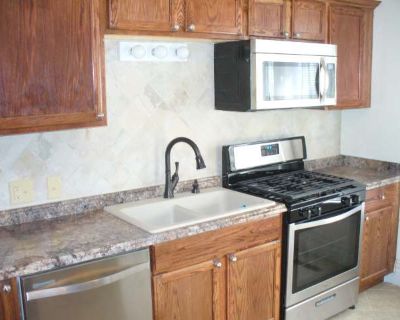 113 Vine St. image_url. Info provided by Avail Studio 1 Bedroom 2 Bedrooms 3 Bedrooms Never miss a deal! Get immediate alerts when prices drop or new units arrive. Turn on alerts 2 Bed, 1.0 Bath 2 Bed 1 Bath 1000 sqft Starting at $900 Available 1. Pets allowed. 1 Bedroom. 1 Bathroom. 500 ft