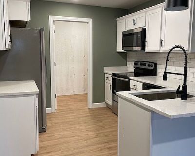 1 Bedroom 1BA 634 ft Pet-Friendly Apartment For Rent in Waynesville, MO