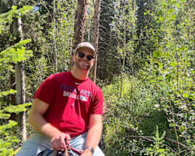 Non-smoker. Budget: $1,000 per month. Ready to move: December 5. Seeking a 6 months stay. Looking for myself. Laid-back, clean, and easygoing!love hiking, coffee, music, and soaking up Colorado s nature.420-friendly. Leaving Florida for the city 6 5 football coach who loves people! Looking for roommates who are fun, respectful, and enjoy the outdoors. If that s you, let s connect!