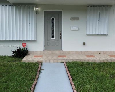 4 Bedroom 2BA 1363 ft Single Family Home For Rent in Miami, FL