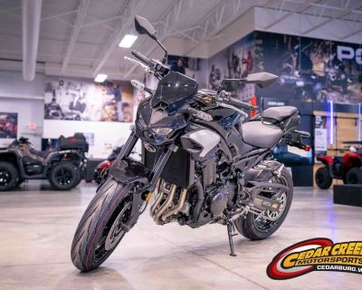 2025 Kawasaki Z900 ABS Metallic Spark Black/Metallic Carbon Gray