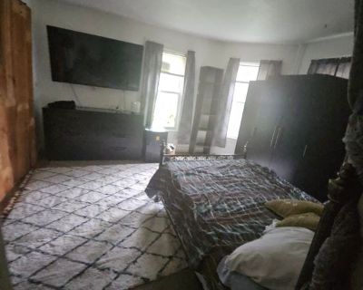 Michelle (Has an Apartment). Room in the 1 Bedroom 1BA Apartment For Rent in Wallingford, CT