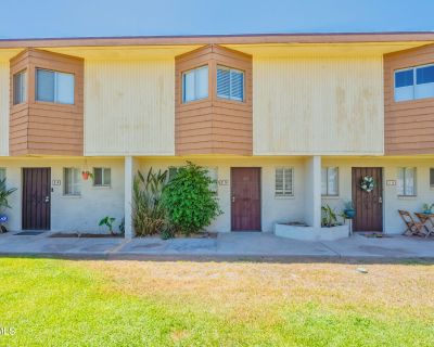 2 Bedroom 2BA 1171 ft Townhouse For Rent in Phoenix, AZ