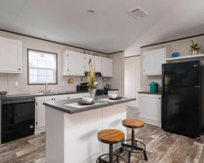 3 Bedroom 2BA 1456 ft Mobile Home For Rent in Conroe, TX