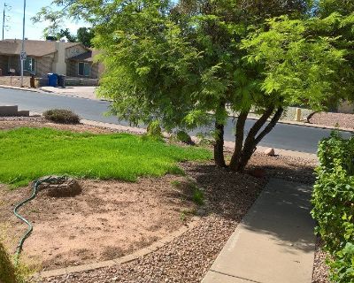 2 rooms available in 3 bedroom home