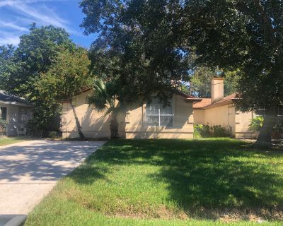 3 Bedroom 2BA 1144 ft Apartment For Rent in Atlantic Beach, FL