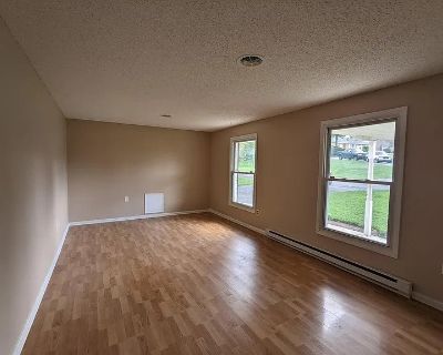 Pet friendly $2,500 per month room to rent in Irish Hill