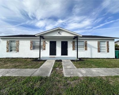 2 Bedroom 1BA 742 ft Apartment For Rent in Englewood, FL