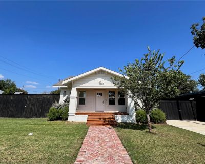 2 Bedroom 1BA 942 ft Single Family House For Rent in New Braunfels, TX