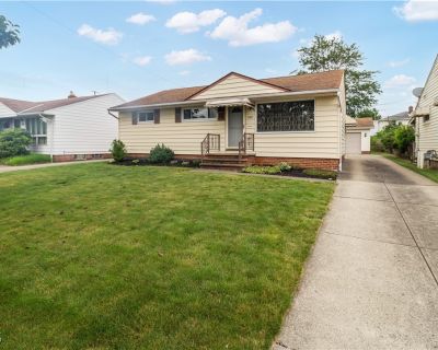 3 Bedroom 1BA 1004 ft Single Family House For Sale in Parma, OH