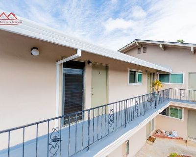 1663 Ontario Dr #6. Charming 1BR Apartment in Prime Sunnyvale Location\nThis charming one-bedroom, one-bathroom apartment located on second floor offers 650 square feet of comfortable living space. The home features a spacious floor plan with separate dining and living areas, creating an inviting and functional layout. The updated kitchen includes granite countertops, a dishwasher, an electric ...