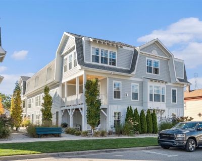 3 Bedroom 3BA 2110 ft Condo For Sale in New Buffalo, MI