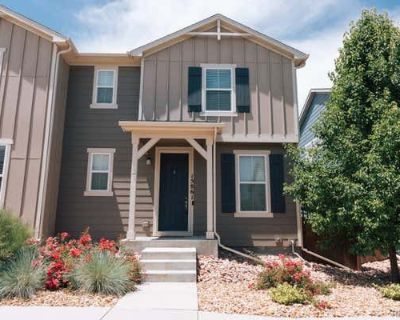 3 Bedroom 3BA 1924 ft Townhouse For Sale in CENTENNIAL, CO
