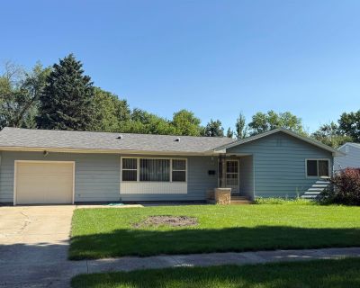 4 Bedroom 1BA 2094 ft Single Family House For Sale in Spencer, IA