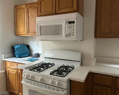 5 Bedroom 1BA Apartment For Rent in East Orange, NJ