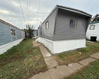 2 Bedroom 1BA 840 ft Mobile Home For Rent in Des Moines, IA