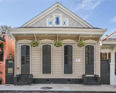 1 Bedroom 1BA 1374 ft Condo For Sale in New Orleans, LA