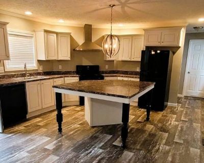 3 Bedroom 2BA 1216 ft Mobile Home For Rent in Moncks Corner, SC