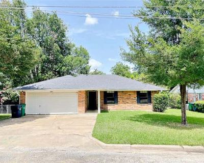 3 Bedroom 2BA 1317 ft Single Family Home For Sale in BRENHAM, TX