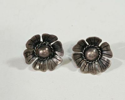 Early Antique Mexican Sterling Silver FLOWER Screwback Earrings
