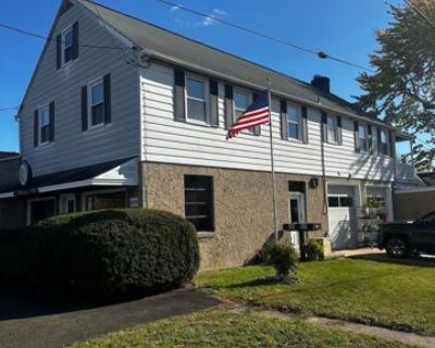 659 N Main St. 3 Bedroom 1 full bath Apartment in Doylestown Borough available immediately. This second floor apartment with hardwood floors throughout, has a large family room with door to a covered porch for enjoying the views. Large eat in kitchen. 3 Bedrooms, great storage space. Includes 1 assigned parking spot plus one more out front. Washer and Dryer included. Trash, water and sewer are ...