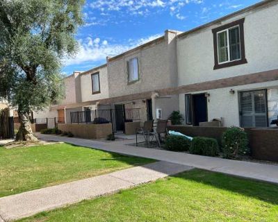2 Bedroom 3BA 1426 ft Furnished Apartment For Rent in Scottsdale, AZ
