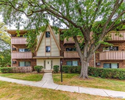 2 Bedroom 1.5BA Condo For Sale in Vernon Hills, IL
