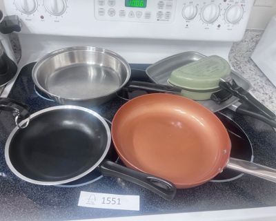 K 1551: Cookware on Stove