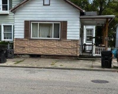 2 Bedroom 1BA House For Sale in Cincinnati, OH