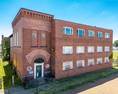 Commercial Property For Sale in Canton, OH