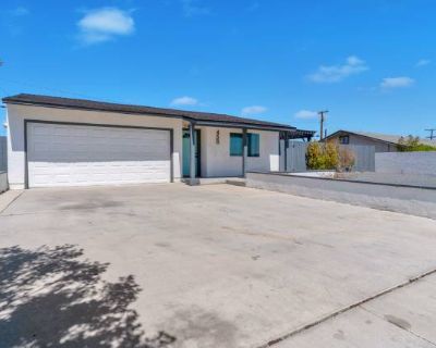 4 Bedroom 2BA 1318 ft Pet-Friendly Apartment For Rent in Palm Springs, CA