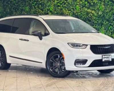 2023 Chrysler Pacifica AWD Touring L 4DR Mini-Van