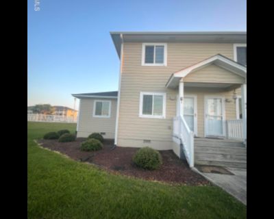 3 Bedroom 2BA Apartment For Rent in Cedar Point, NC