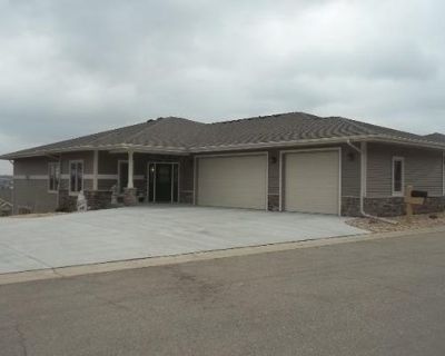 3 Bedroom 3BA 2578 ft Condominium For Sale in WAUNAKEE, WI