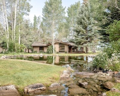 2 Bedroom 2BA House Vacation Rental in Golf Creek 31, Jackson, WY